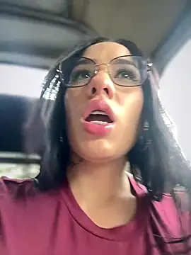 Snapshot of __IRIS__ chatting on September 19, 2:49 pm IRIS online show from September 19, 2:49 pm