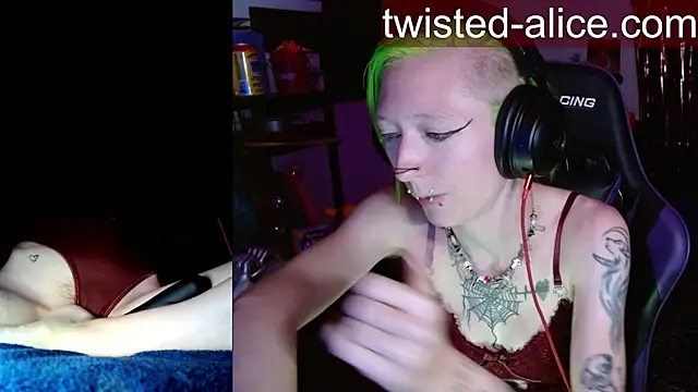alicewonder09 online show from June 18, 3:19 am