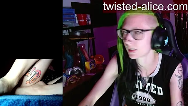 alicewonder09 online show from June 11, 3:03 am