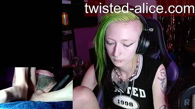 alicewonder09 online show from July 13, 3:18 am