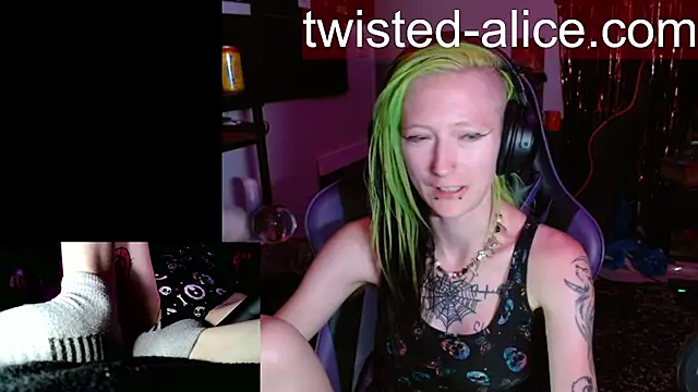 alicewonder09 online show from July 19, 4:04 am