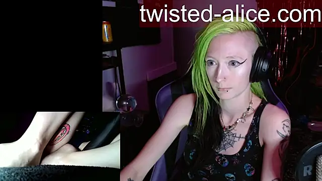 alicewonder09 online show from July 17, 3:44 am