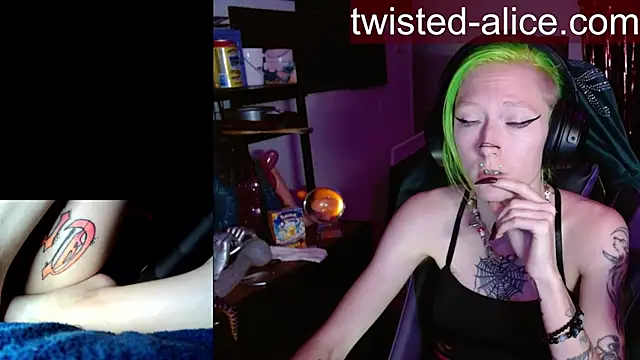 alicewonder09 online show from June 19, 3:11 am