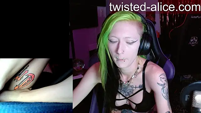 alicewonder09 online show from June 25, 3:39 am