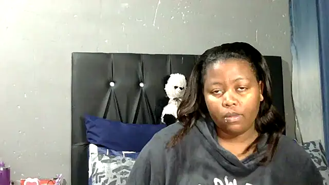 caramelbooty69 online show from July 6, 2:22 pm