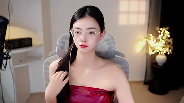 Ocean--Lili online show from July 13, 2:40 pm