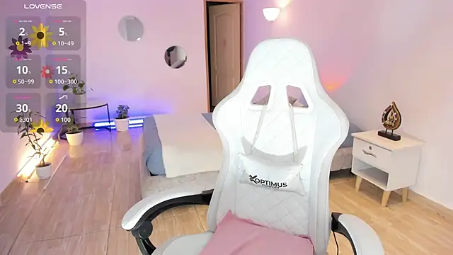 carleee winter online show from July 17, 10:57 pm