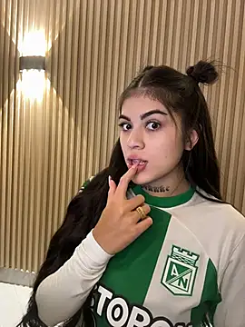 Sarasanders 4 online show from October 27, 4:30 am