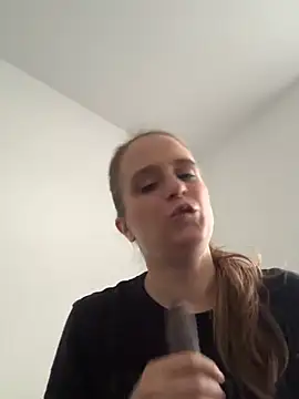 Chantalee online show from June 10, 5:39 am