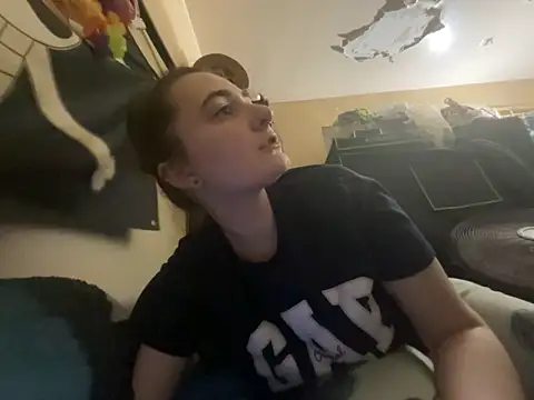 Snowbunnycake 131 online show from February 4, 1:36 pm