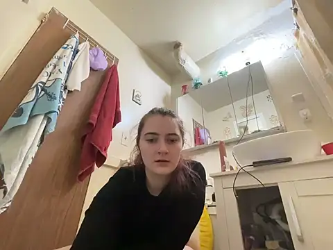 Snowbunnycake 131 online show from March 13, 4:19 pm