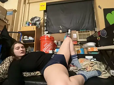 Snowbunnycake 131 online show from May 2, 8:17 am