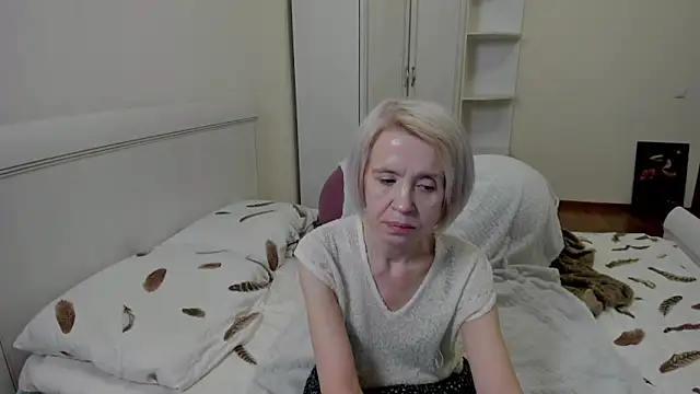 aminalive online show from October 31, 10:03 pm