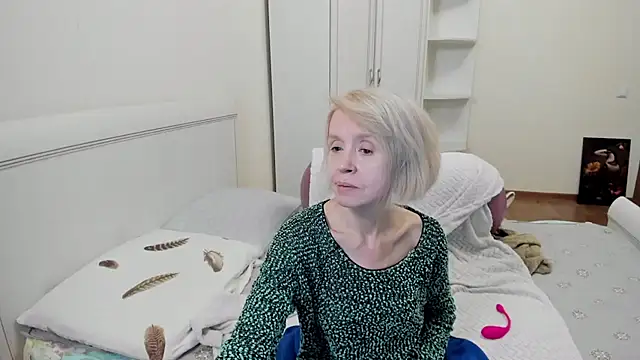 aminalive online show from December 3, 8:22 pm