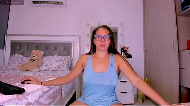sharonDulce online show from August 1, 4:25 am
