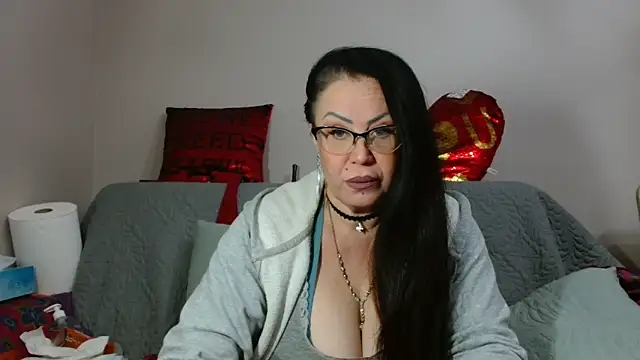 Snapshot of MISTRESS_AMAZON_FIRE chatting on October 19, 6:43 pm MISTRESS AMAZON FIRE online show from October 19, 6:43 pm
