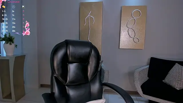 NinaMichelle online show from June 11, 12:32 am