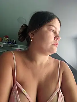 sweet lucia online show from December 1, 2:09 pm