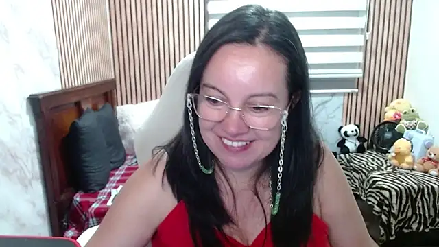 Sonialorens  online show from May 1, 11:08 pm