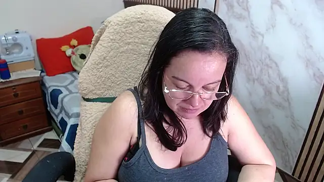 Sonialorens  online show from January 31, 7:11 pm