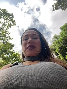 Snapshot of angelitasexy81 chatting on September 17, 10:24 am angelitasexy81 online show from September 17, 10:24 am