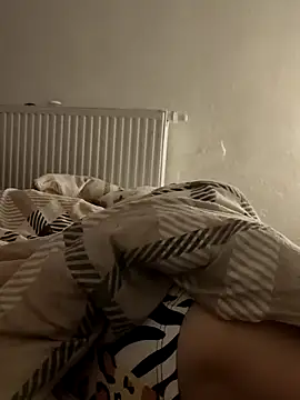 Mia-Sweet2002 online show from February 16, 11:54 am