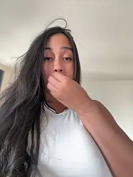 WHAAATTTTTTTTTT online show from June 3, 2:33 pm