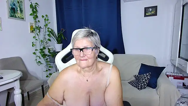 Selenna57 online show from February 1, 7:12 pm