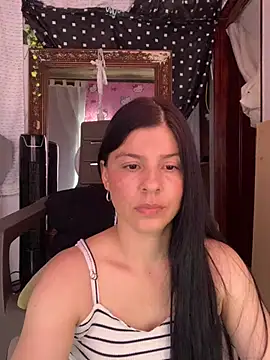 Estefani 32 online show from June 25, 5:25 pm