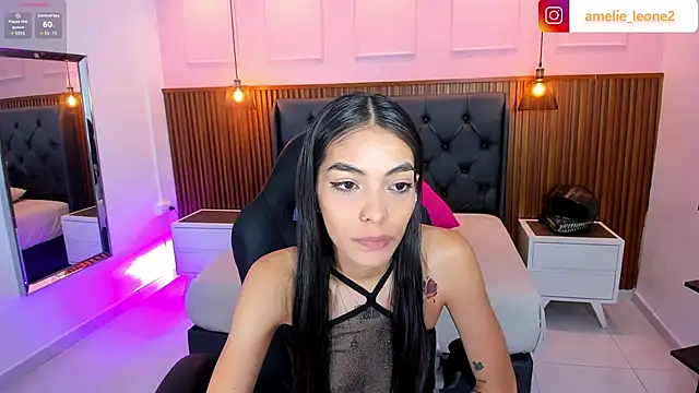 AMELIELEONE online show from July 2, 12:33 pm