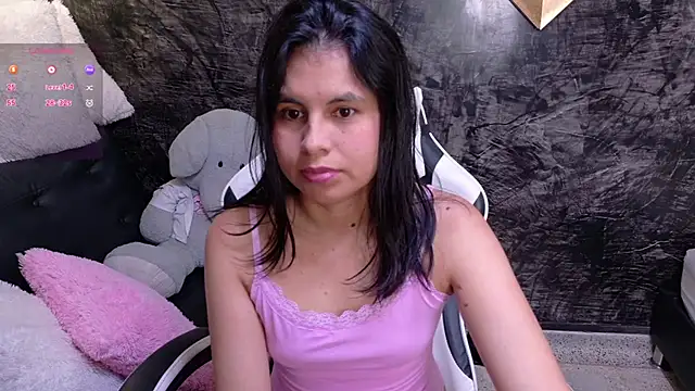 olivia love  online show from July 12, 9:59 pm