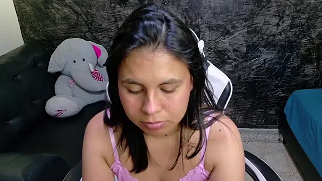 olivia love  online show from June 12, 10:18 pm