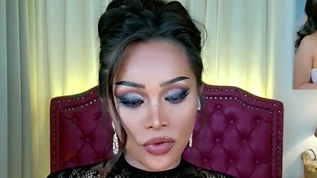 DreamLADYBOY online show from June 18, 4:47 am