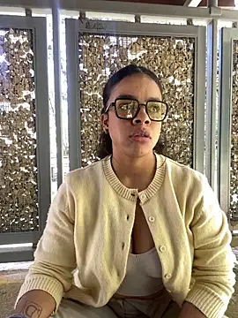 trianawhite online show from April 1, 4:37 pm