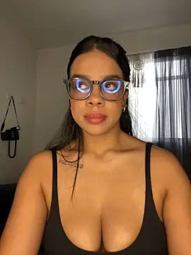 trianawhite online show from October 3, 2:22 pm