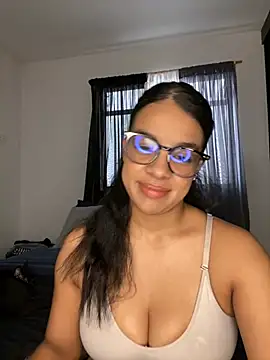 trianawhite online show from April 22, 3:42 pm