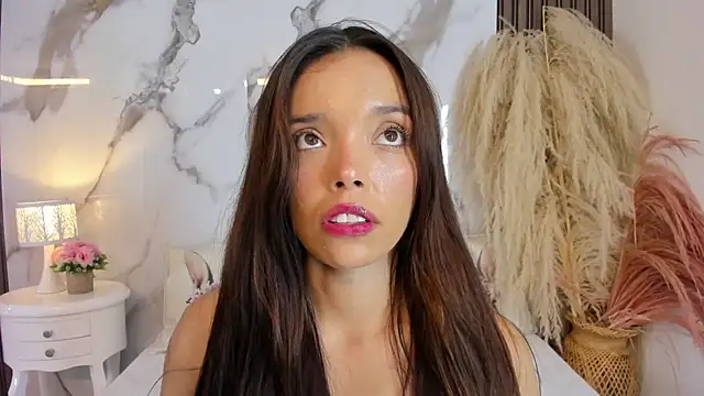 hannahill69 online show from May 1, 5:10 am