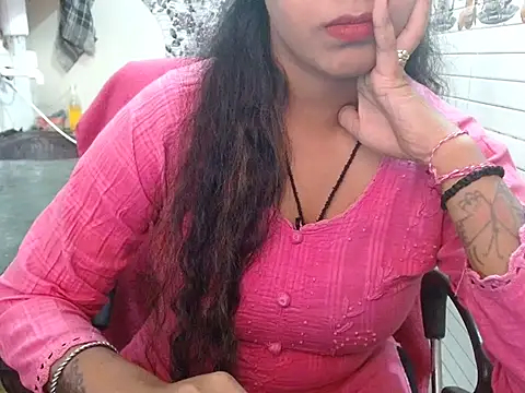 LovingPihu online show from October 29, 8:29 am