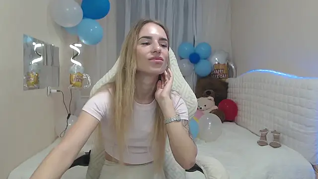 Snapshot of DeboraHorny chatting on October 6, 6:19 am DeboraHorny online show from October 6, 6:19 am