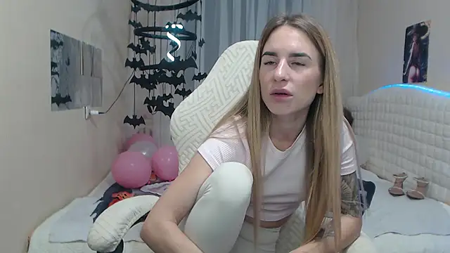 Snapshot of DeboraHorny chatting on October 12, 6:38 am DeboraHorny online show from October 12, 6:38 am