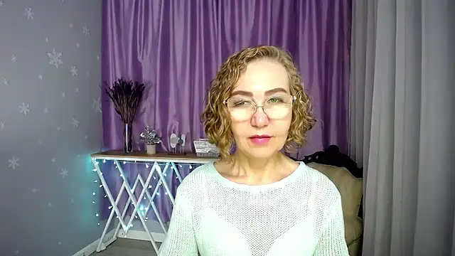 queen a n i online show from July 11, 6:02 am