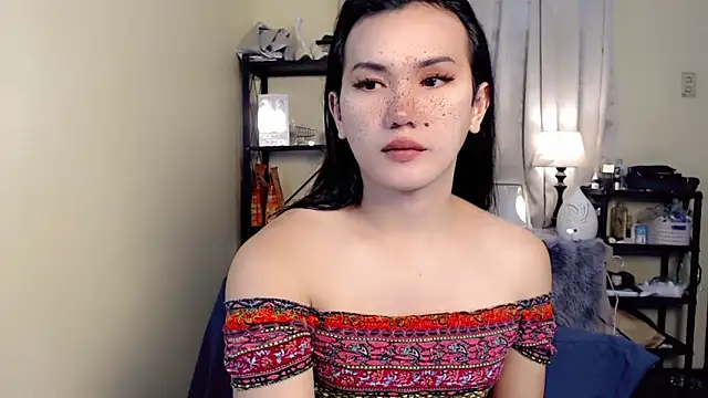 Snapshot of beatrice_21 chatting on September 22, 4:33 am beatrice 21 online show from September 22, 4:33 am