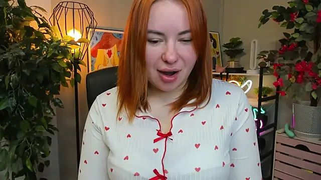 LAYLAxSTAR online show from November 12, 7:28 am