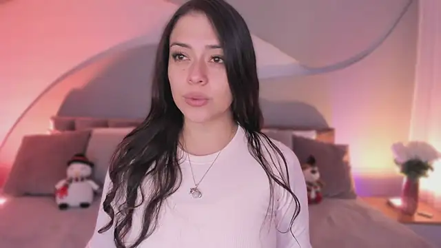 Nicolle W online show from December 16, 12:00 pm