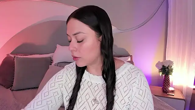 Nicolle W online show from January 13, 12:42 pm