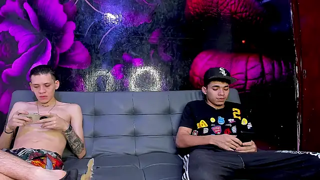 Snapshot of SecretsParty chatting on September 16, 2:41 am SecretsParty online show from September 16, 2:41 am