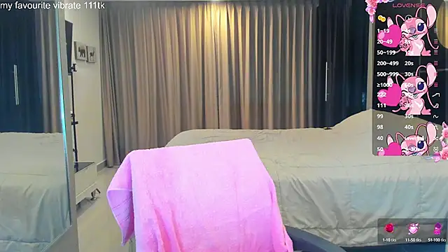 Hot Mia  online show from October 10, 1:16 pm