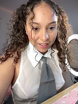Snapshot of Shara_dreams chatting on October 17, 12:36 am Shara dreams online show from October 17, 12:36 am