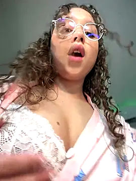 Snapshot of Shara_dreams chatting on September 28, 11:54 pm Shara dreams online show from September 28, 11:54 pm