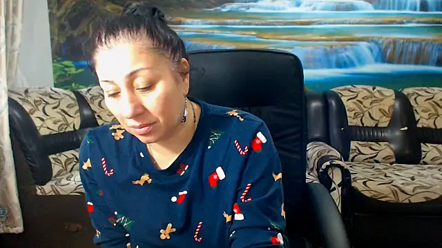 MoistMady online show from January 19, 6:42 am